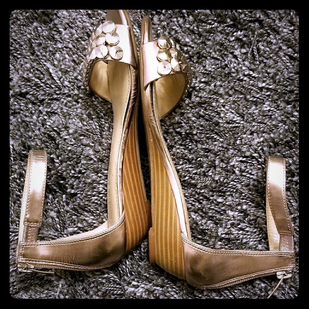 Cute shiny rose gold sandals